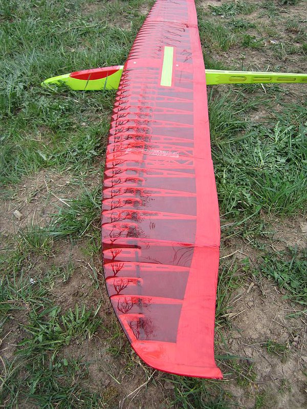 KleinIMG_1788.jpg (196.77 KiB) 5873 mal betrachtet filigrane, trotzdem stabile Sperrholzrippen