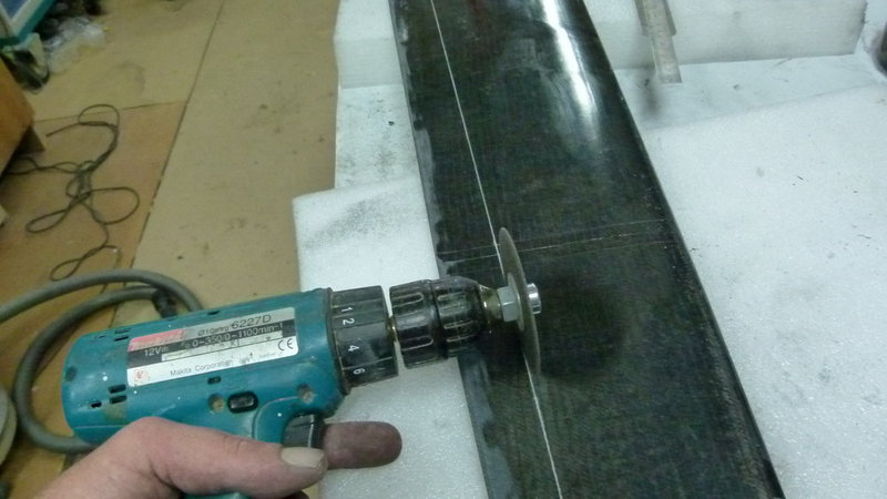 P1020396.JPG (192.63 KiB) 2285 mal betrachtet Schnell mal ne Halterung bastel um die Trennscheiben in die Bohrmaschine zu spannen!