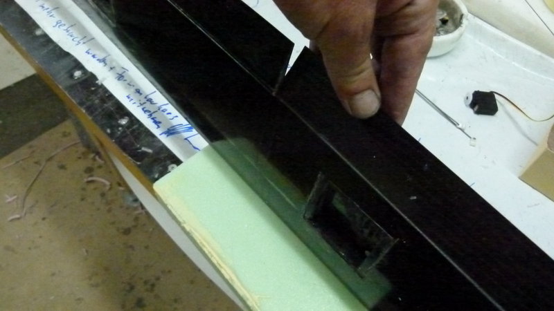 P1020399.JPG (163.52 KiB) 2274 mal betrachtet Querruder nach unten! Vollkommen ausreichend... hoff ich ;-)