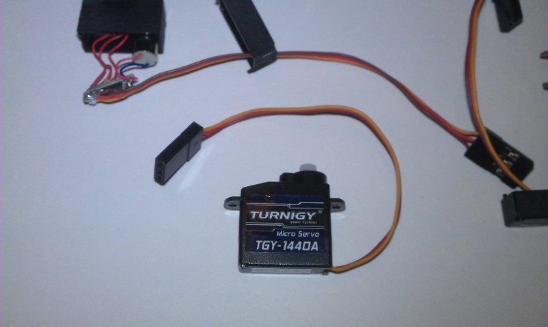 Servo aus der Packung