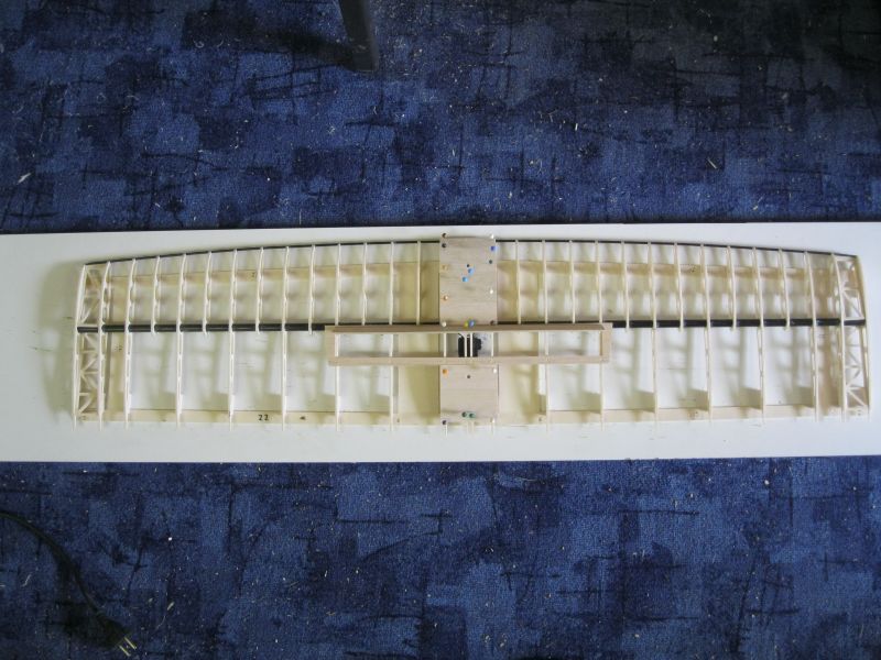 Wenns schnell geht dauert es etwa eine halbe Stunde mit Sekundenkleber