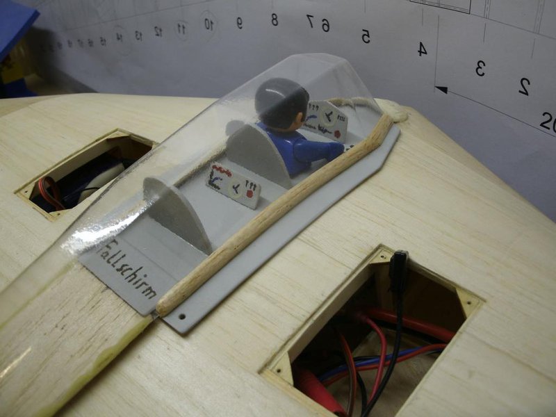 Horten Vc-132.JPG (99.44 KiB) 2903 mal betrachtet Spielerei, muß auch sein; die Haube wir zu 2/3 lackiert