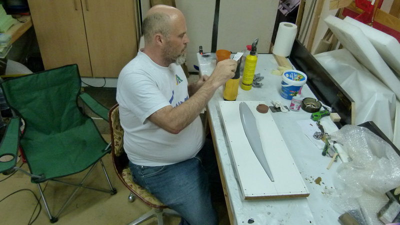 Volle Konzentration beim Knete  in die Fuge batzen!