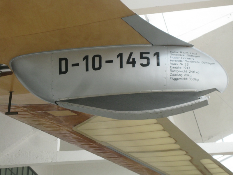 Klein110430 Flugwerft 006.jpg