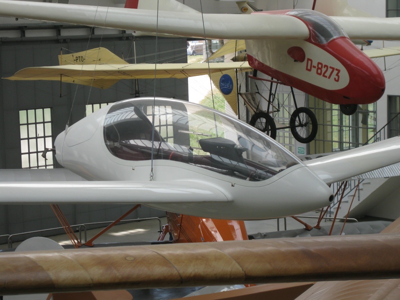 Klein110430 Flugwerft 250.jpg