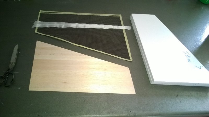 Seitenruder in Einzelteilen