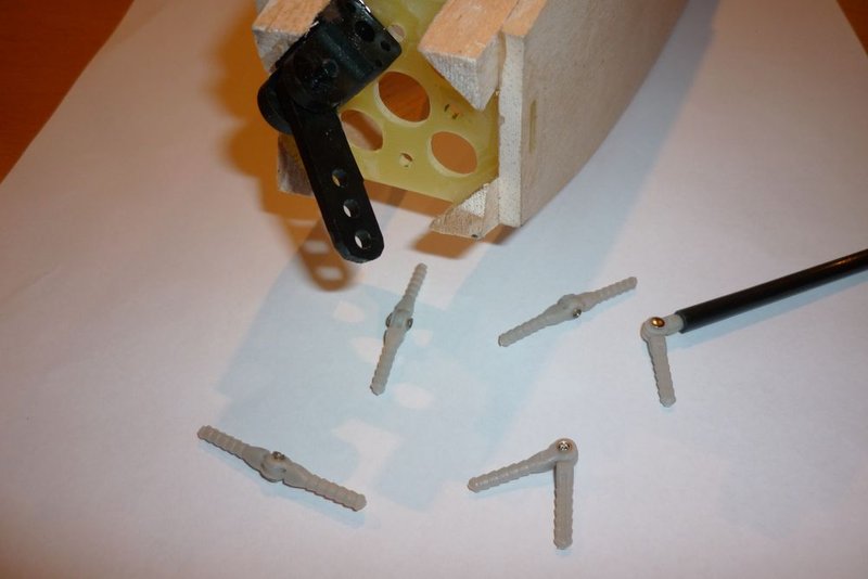 passen genau in ein 3 mm CFK-Rohr