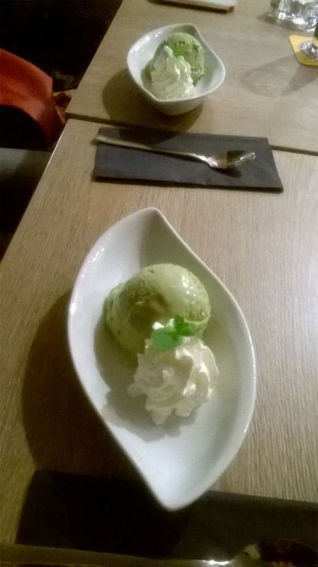 Sojamilcheis mit grünem Tee