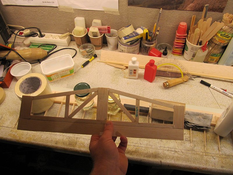 vorne HR Rohbau, hinten beide Ohren beim Trocknen