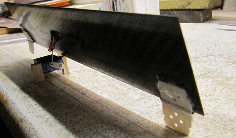 IMG_4090b.jpg (454.92 KiB) 4351 mal betrachtet Wandschrankbremse voll ausgefahren ;-)