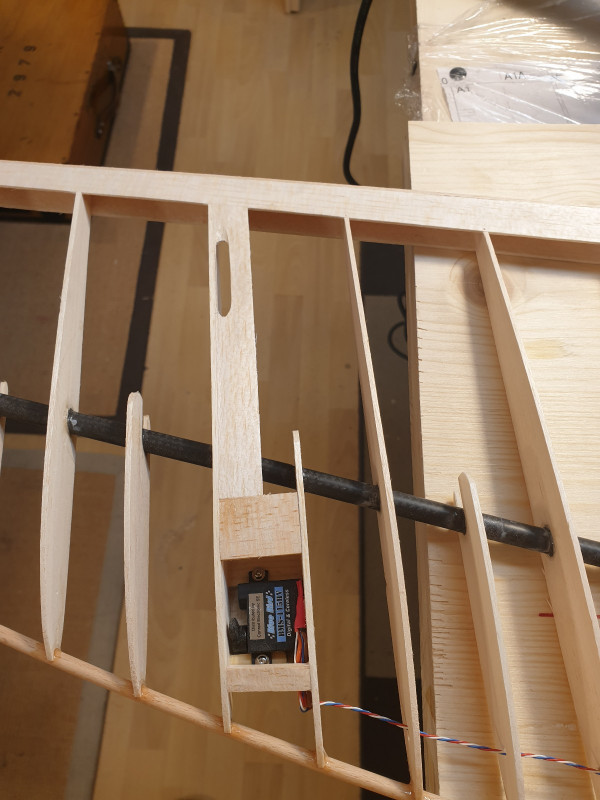 Einbau Querruderservo