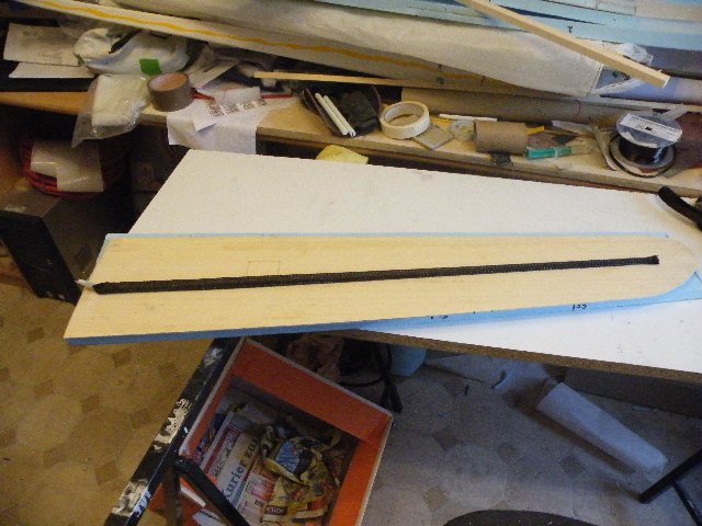 Holm mit Kohle Schlauch überzogen