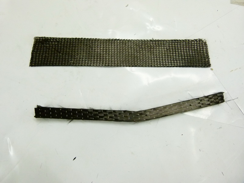 die Stranggerichteten Bänder sind schon mit ca 2mm breiten Streifen Doppelkelbeband 0,07mm dick angeheftet.