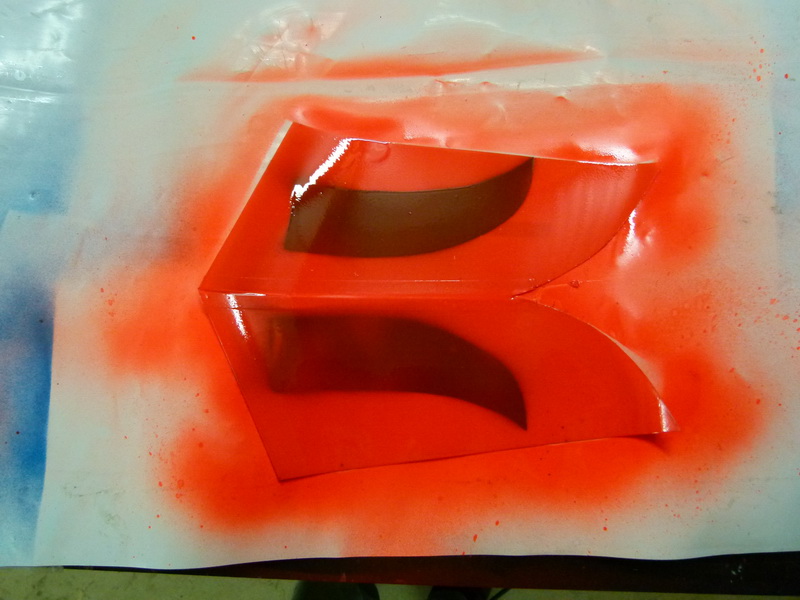 komplett lackiert ich bin gespannt wie das fertig aussieht.