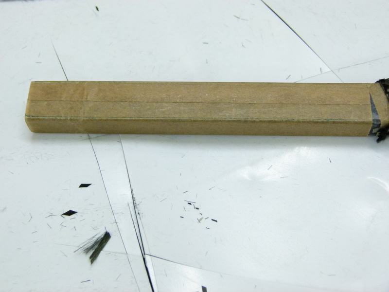 das Backpapier trennt super,lässt sich probemlos aus der fertigen Steckungstasche enttfernen, und die übelappung lässt sich mit SeKundenkelber schliessen.