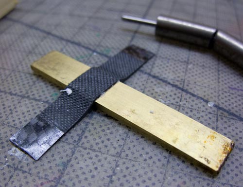 RDS-Tasche mit Messingstab, allerdings schon auf Maß geschnitten