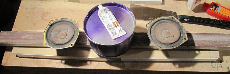 Verkastung von unten angezeichnet und ausgeschnitten, Abachileiste mit Harz eingeklebt und bis morgen Abend beschwert.