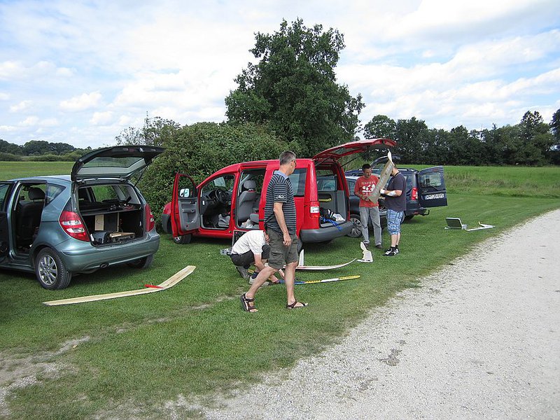 Jürgen, Bernd, steve und Michael beim aufbauen