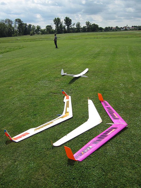 RES-Flieger: Resi, Hores, Ares, Miles