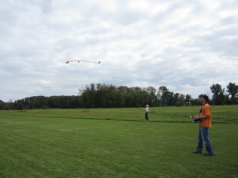 ...mit einem unbeeindruckt routiniert fliegenden Bernd im Hintergrund :-)