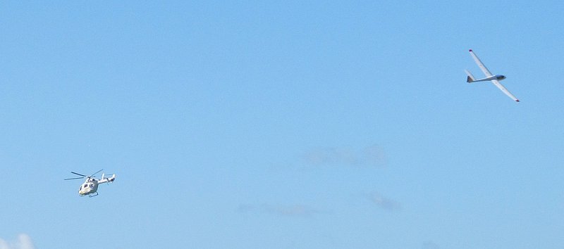 Seerettungsheli beim "Flutcheckflug"