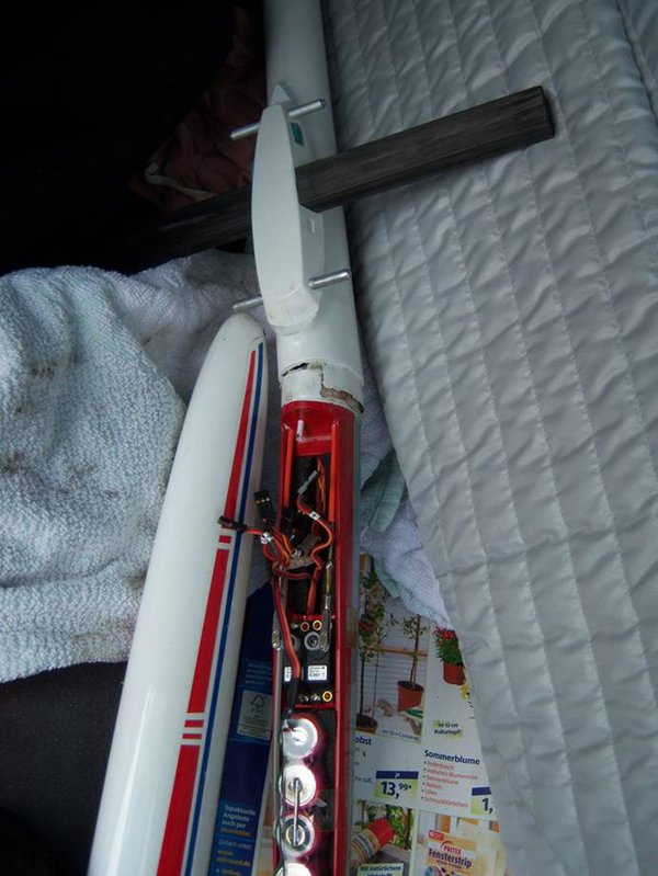 Erste Rumpfreparatur nach unsanfter Landung