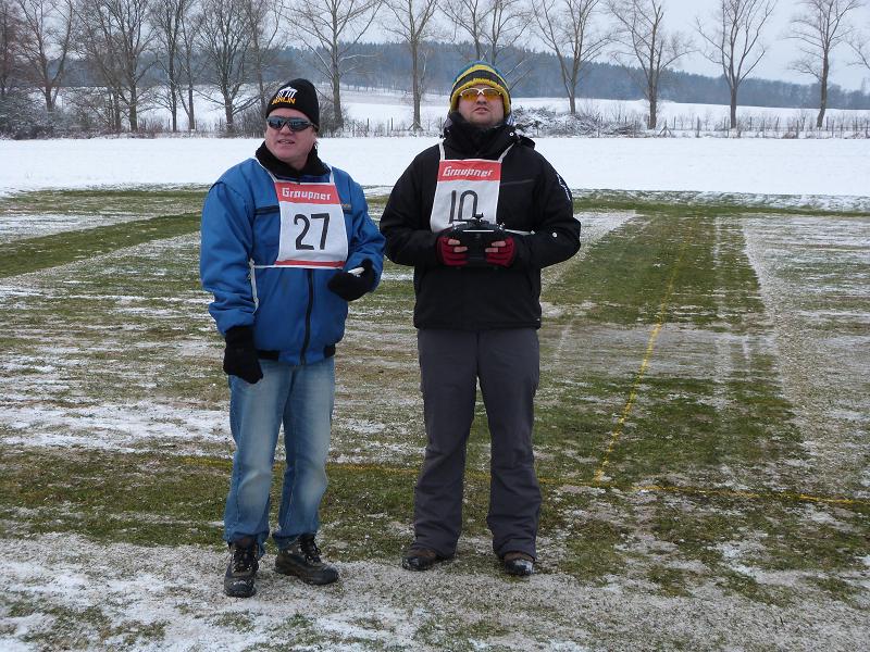Tobi bei der arbeit,ma kucken wo was geht , 8 Minuten können lang sein !